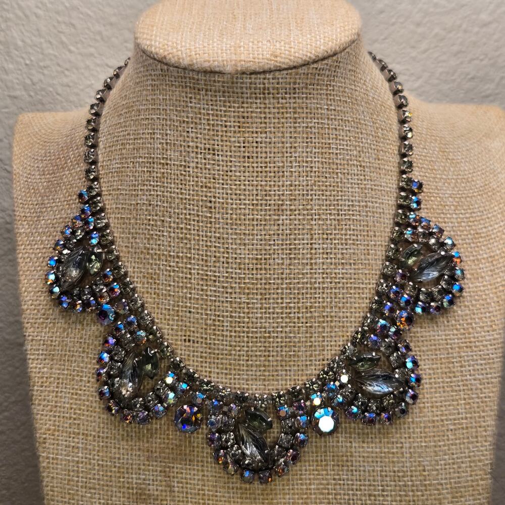Vintage Juliana DE Blue Gray Aurora Borealis Rhinestone Scalloped Bib Necklace